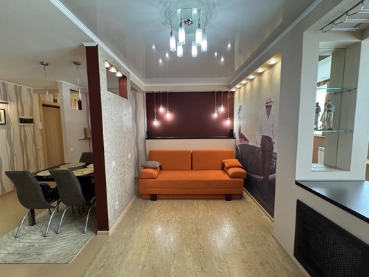 Продам двухкомнатную (2-комн.) квартиру, Серова ул, 22, Казань г