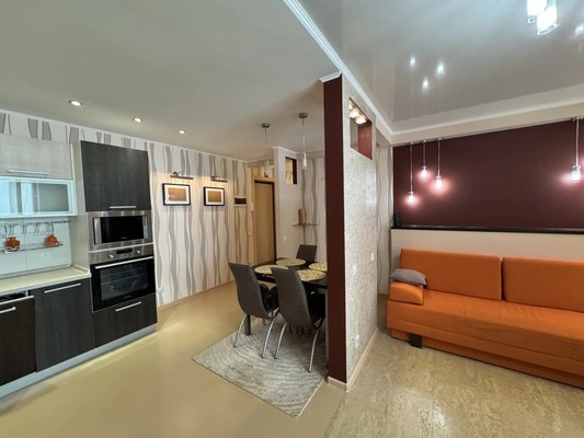 Продам двухкомнатную (2-комн.) квартиру, Серова ул, 22, Казань г