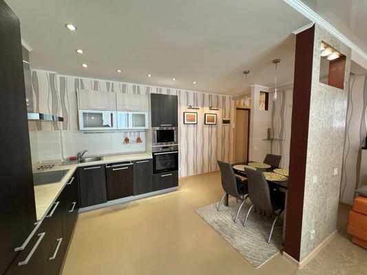 Продам двухкомнатную (2-комн.) квартиру, Серова ул, 22, Казань г