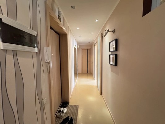 Продам двухкомнатную (2-комн.) квартиру, Серова ул, 22, Казань г