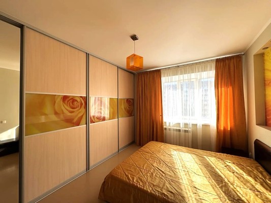 Продам двухкомнатную (2-комн.) квартиру, Серова ул, 22, Казань г