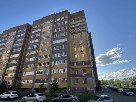 Продам двухкомнатную (2-комн.) квартиру, Серова ул, 22, Казань г