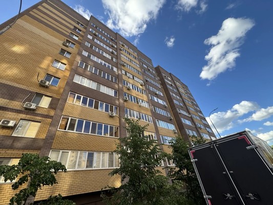 Продам двухкомнатную (2-комн.) квартиру, Серова ул, 22, Казань г