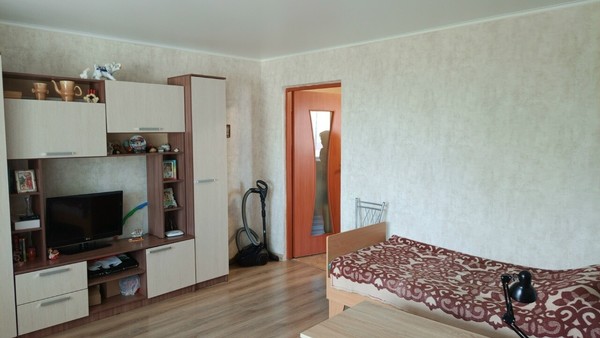 Продам однокомнатную (1-комн.) квартиру, Чапаева ул, 57, Чистенькое с