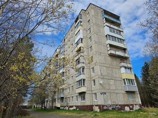 Продам трехкомнатную (3-комн.) квартиру, Ленина ул, 21, Костомукша г