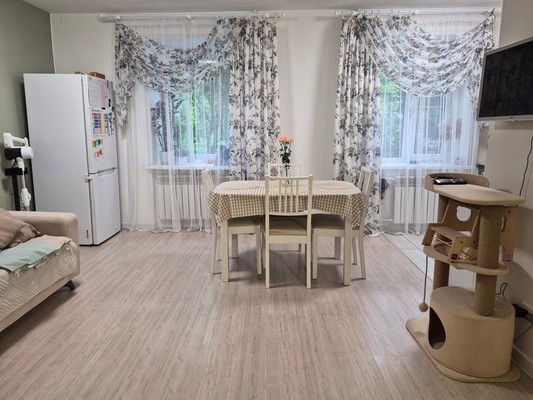 Продам трехкомнатную (3-комн.) квартиру, Ленина ул, 21, Костомукша г