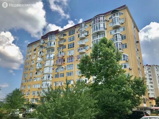 Продам трехкомнатную (3-комн.) квартиру, Балаклавская ул, 47а, Симферополь г