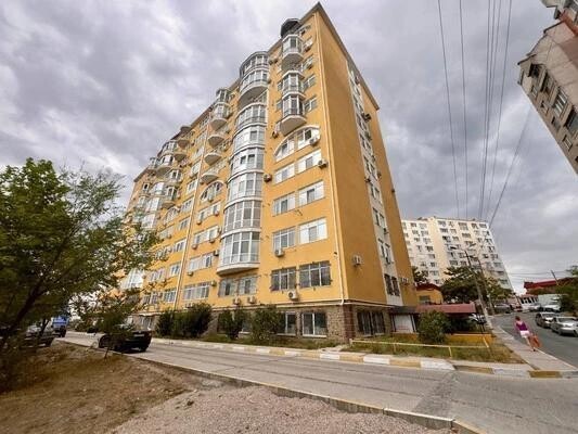 Продам трехкомнатную (3-комн.) квартиру, Балаклавская ул, 47а, Симферополь г