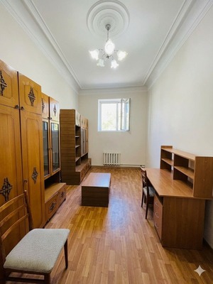 Продам двухкомнатную (2-комн.) квартиру, Толстого ул, 19, Симферополь г