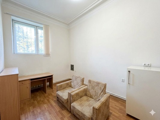 Продам двухкомнатную (2-комн.) квартиру, Толстого ул, 19, Симферополь г