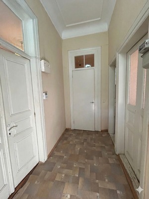 Продам двухкомнатную (2-комн.) квартиру, Толстого ул, 19, Симферополь г