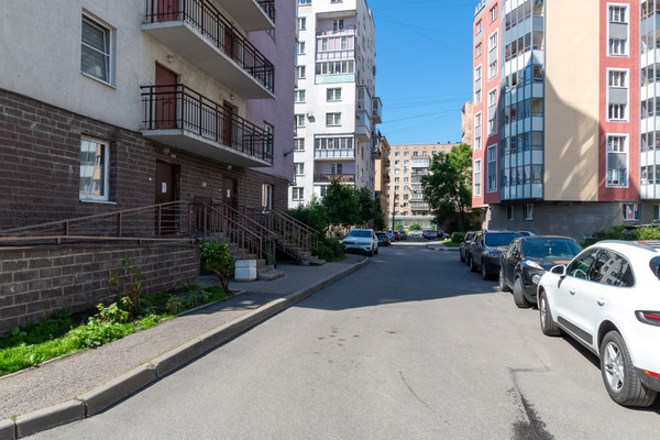 Продам однокомнатную (1-комн.) квартиру, Тарасова ул, 8к2, Санкт-Петербург г