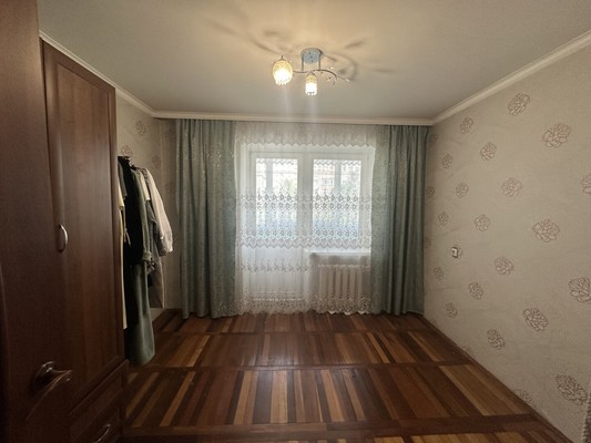 Продам двухкомнатную (2-комн.) квартиру, 1 мкр, 4, Кропоткин г
