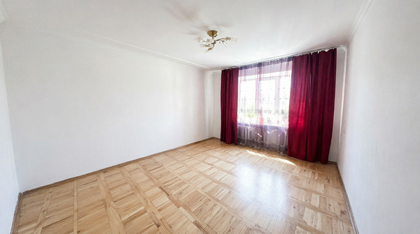 Продам двухкомнатную (2-комн.) квартиру, 1 мкр, 4, Кропоткин г