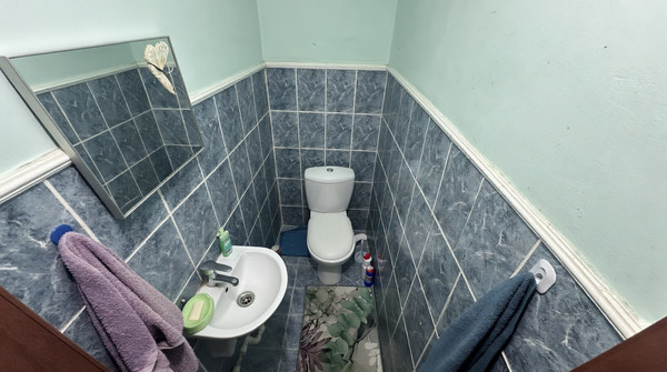 Продам двухкомнатную (2-комн.) квартиру, 1 мкр, 4, Кропоткин г