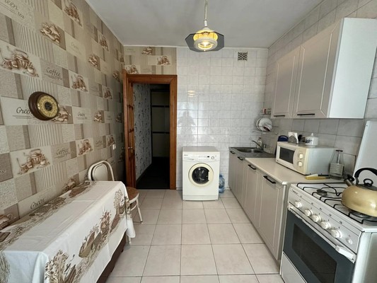 Продам двухкомнатную (2-комн.) квартиру, Лесной пер, 30, Кропоткин г