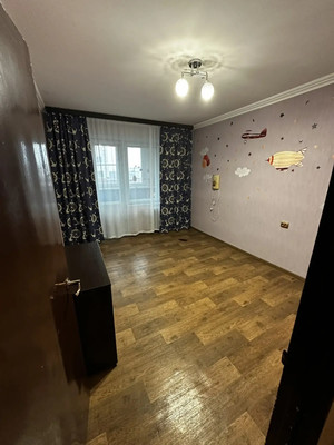 Продам двухкомнатную (2-комн.) квартиру, Есенина ул, 7а, Южно-Сахалинск г