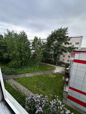 Продам двухкомнатную (2-комн.) квартиру, Есенина ул, 7а, Южно-Сахалинск г
