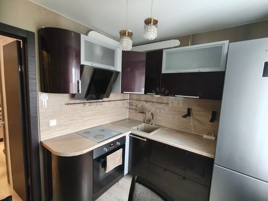 Продам двухкомнатную (2-комн.) квартиру, Крузенштерна ул, 5, Холмск г