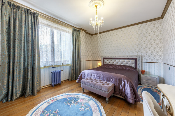 Продам многокомнатную квартиру, Филёвский б-р, 24к2, Москва г