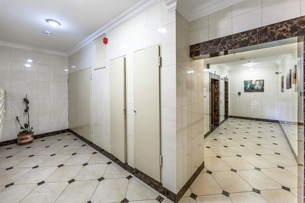 Продам многокомнатную квартиру, Филёвский б-р, 24к2, Москва г