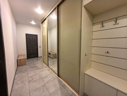 Продам двухкомнатную (2-комн.) квартиру, М.Светлова ул, 28А, Калининград г