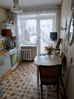 Продам трехкомнатную (3-комн.) квартиру, Товарищеский пр-кт, 12, Санкт-Петербург г