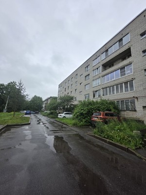Продам многокомнатную квартиру, Октябрьская ул, 17А, Красное Село г