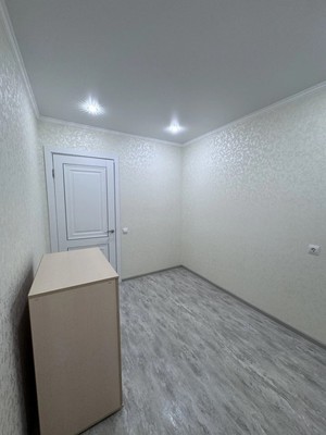 Продам двухкомнатную (2-комн.) квартиру, Бызова ул, 28, Нижнекамск г