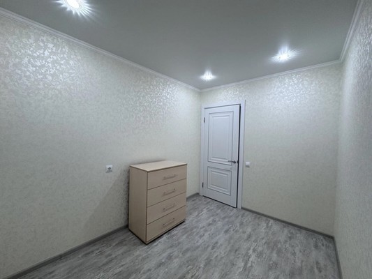 Продам двухкомнатную (2-комн.) квартиру, Бызова ул, 28, Нижнекамск г