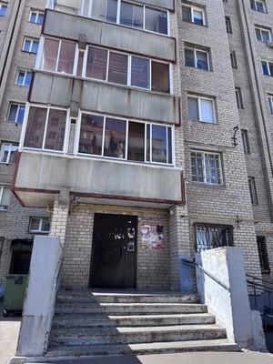 Продам двухкомнатную (2-комн.) квартиру, Бызова ул, 28, Нижнекамск г