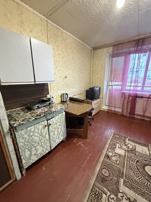 Сдам комнату в 6-комн. квартире, Заводской пр-кт, 36, Колпино г