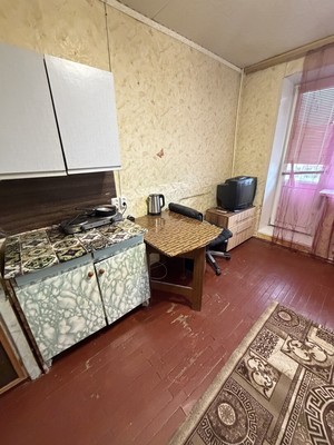 Сдам комнату в 6-комн. квартире, Заводской пр-кт, 36, Колпино г