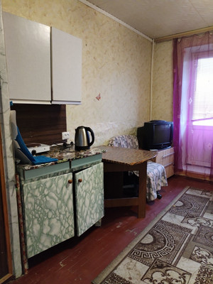 Сдам комнату в 6-комн. квартире, Заводской пр-кт, 36, Колпино г