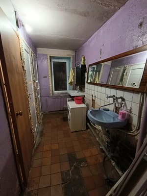 Сдам комнату в 6-комн. квартире, Заводской пр-кт, 36, Колпино г
