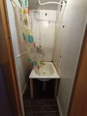 Сдам комнату в 6-комн. квартире, Заводской пр-кт, 36, Колпино г