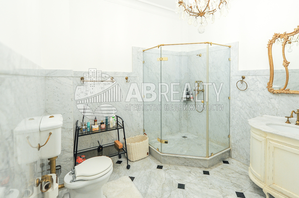 Продам многокомнатную квартиру, Хилков пер, 1, Москва г