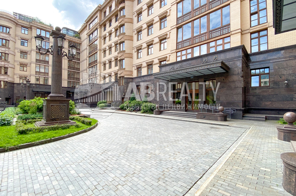 Продам многокомнатную квартиру, Хилков пер, 1, Москва г