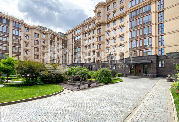 Продам многокомнатную квартиру, Хилков пер, 1, Москва г