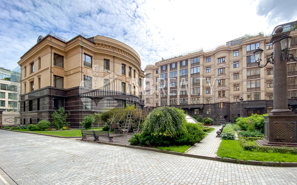 Продам многокомнатную квартиру, Хилков пер, 1, Москва г