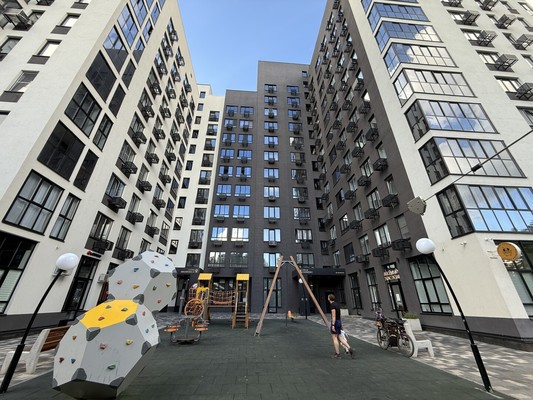 Продам трехкомнатную (3-комн.) квартиру, Летчика Колесниченко ул, 67, Воронеж г