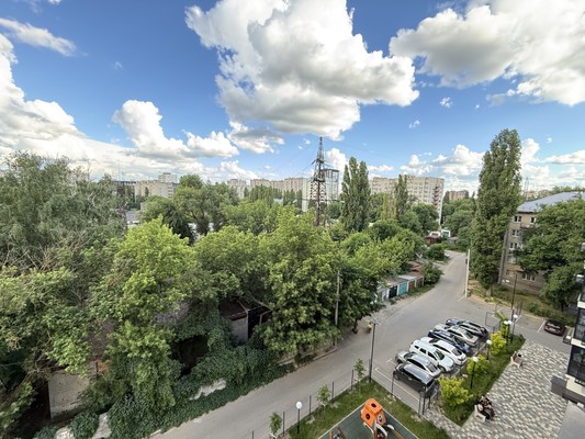 Продам трехкомнатную (3-комн.) квартиру, Летчика Колесниченко ул, 67, Воронеж г