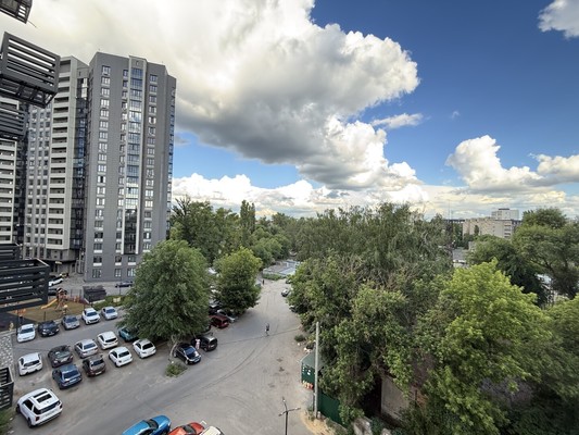 Продам трехкомнатную (3-комн.) квартиру, Летчика Колесниченко ул, 67, Воронеж г