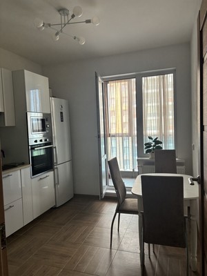 Продам двухкомнатную (2-комн.) квартиру, Петровский б-р, 27, Бугры п