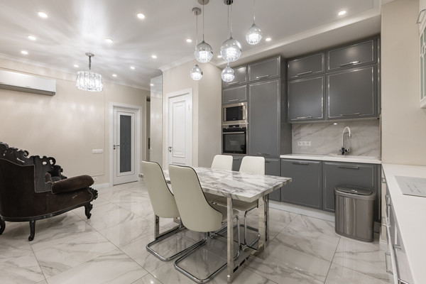 Продам трехкомнатную (3-комн.) квартиру, Рябиновая ул, 3к3, Москва г