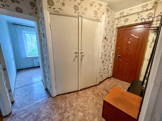 Продам трехкомнатную (3-комн.) квартиру, 2-й Микрорайон ул, 19, Эльбан рп