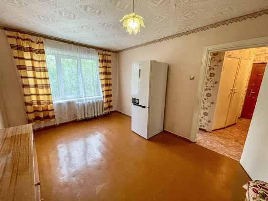Продам трехкомнатную (3-комн.) квартиру, 2-й Микрорайон ул, 19, Эльбан рп