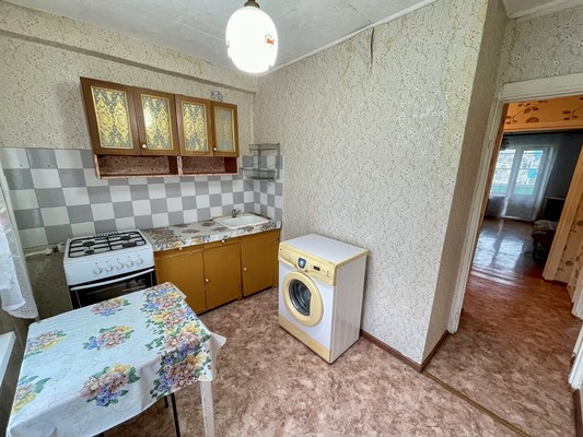 Продам трехкомнатную (3-комн.) квартиру, 2-й Микрорайон ул, 19, Эльбан рп