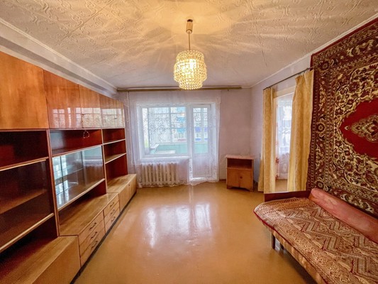 Продам трехкомнатную (3-комн.) квартиру, 2-й Микрорайон ул, 19, Эльбан рп