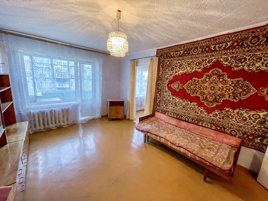 Продам трехкомнатную (3-комн.) квартиру, 2-й Микрорайон ул, 19, Эльбан рп